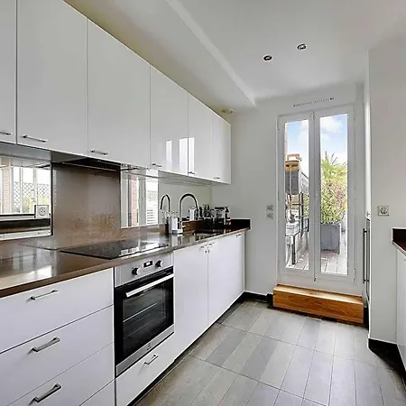 Stunning - 3br6p - La Dacfense