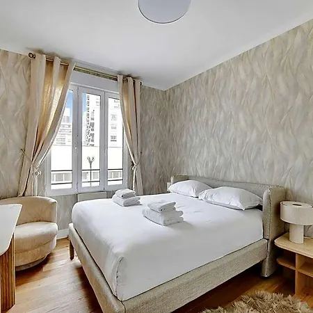 Stunning - 3br6p - La Dacfense