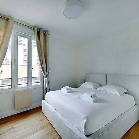 Stunning - 3br6p - La Dacfense Szálloda