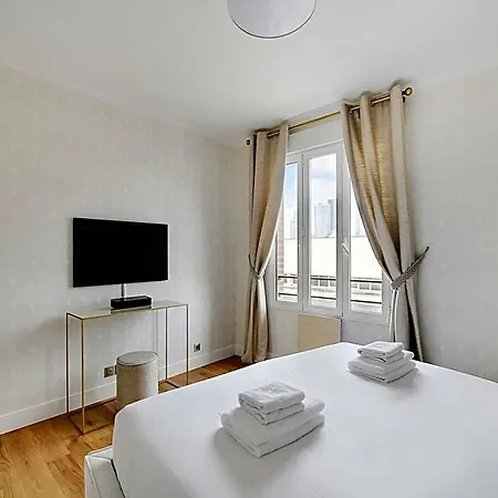 Stunning - 3br6p - La Dacfense Hotel