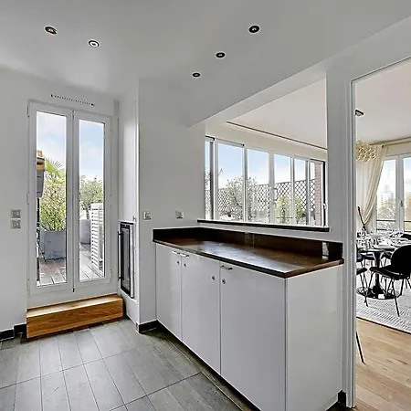 Stunning - 3br6p - La Dacfense